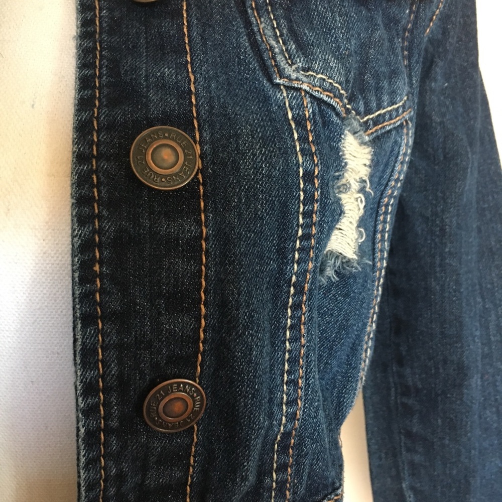 Rue 21 distressed denim jean jacket small - Picture 3 of 7